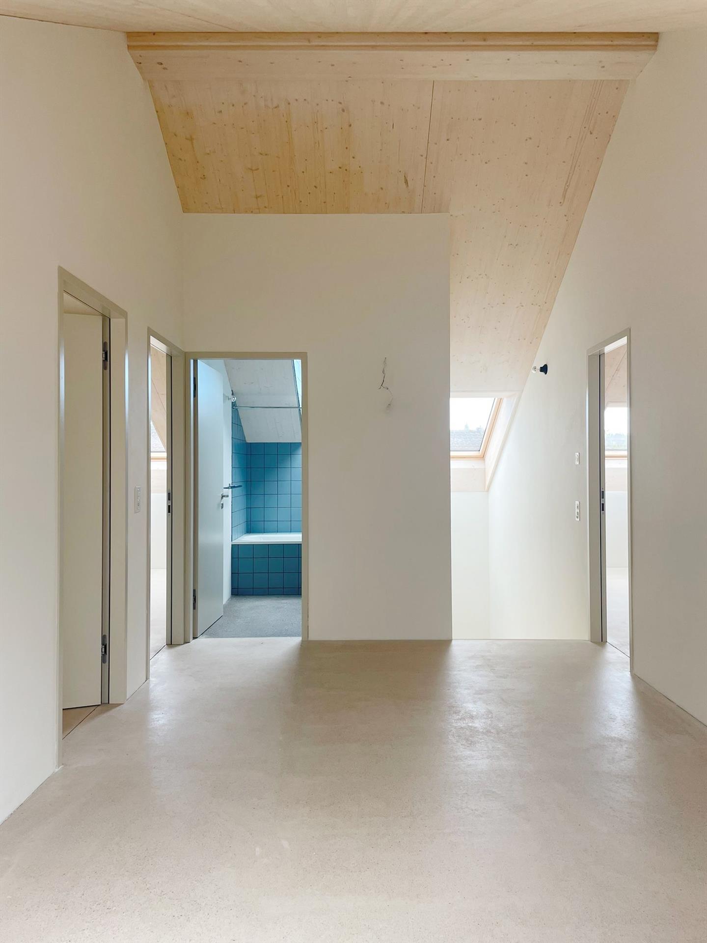 Erstvermietung: attraktive Familienwohnung auf zwei Etagen