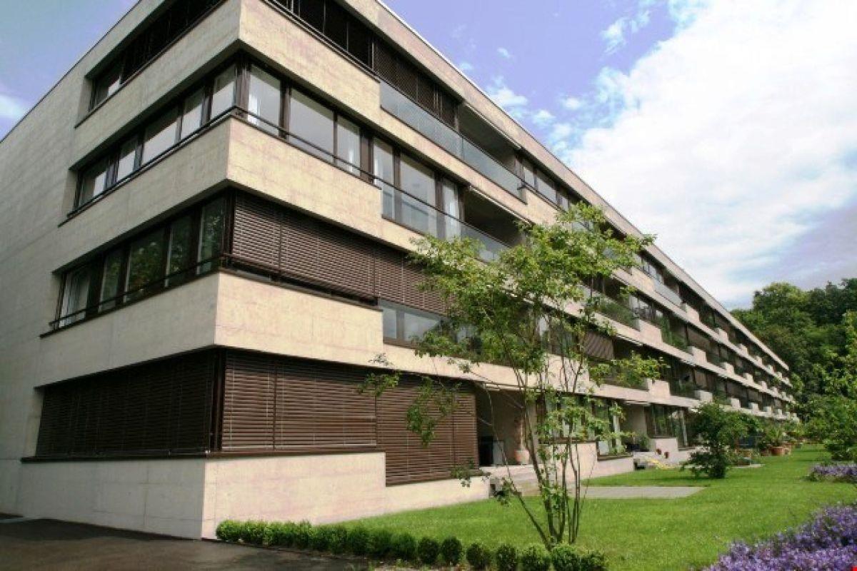 Bild Wohnen im St. Alban-Tal-tolle 4.5-Zimmerwohnung mit Loggia &amp; EHP