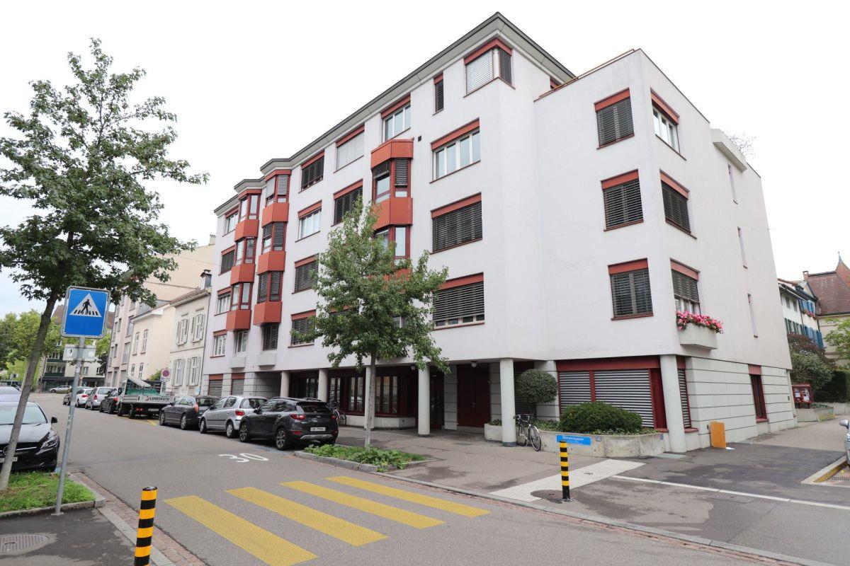 Bild Nähe Spalentor und Universität - moderne 4 1/2-Zimmerwohnung im 2.OG