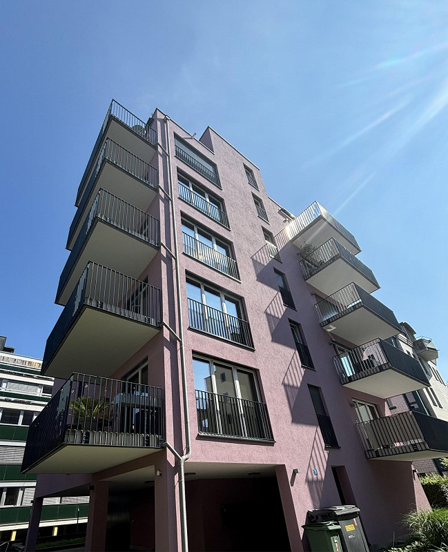 Bild Moderne 3.5-Attikawohnung mit grossem Balkon in der Nähe vom Letzipark
