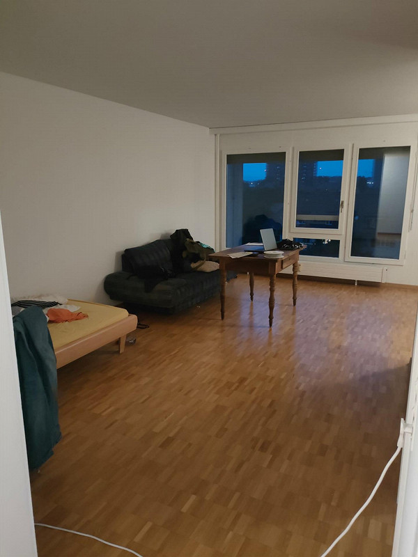 Bild Helle 1.5-Zimmerwohnung mit grossem Balkon - zentral und ruhig gelegen