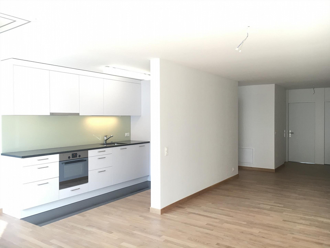 Bild Moderne 3.5 Zimmer Wohnung mit Balkon