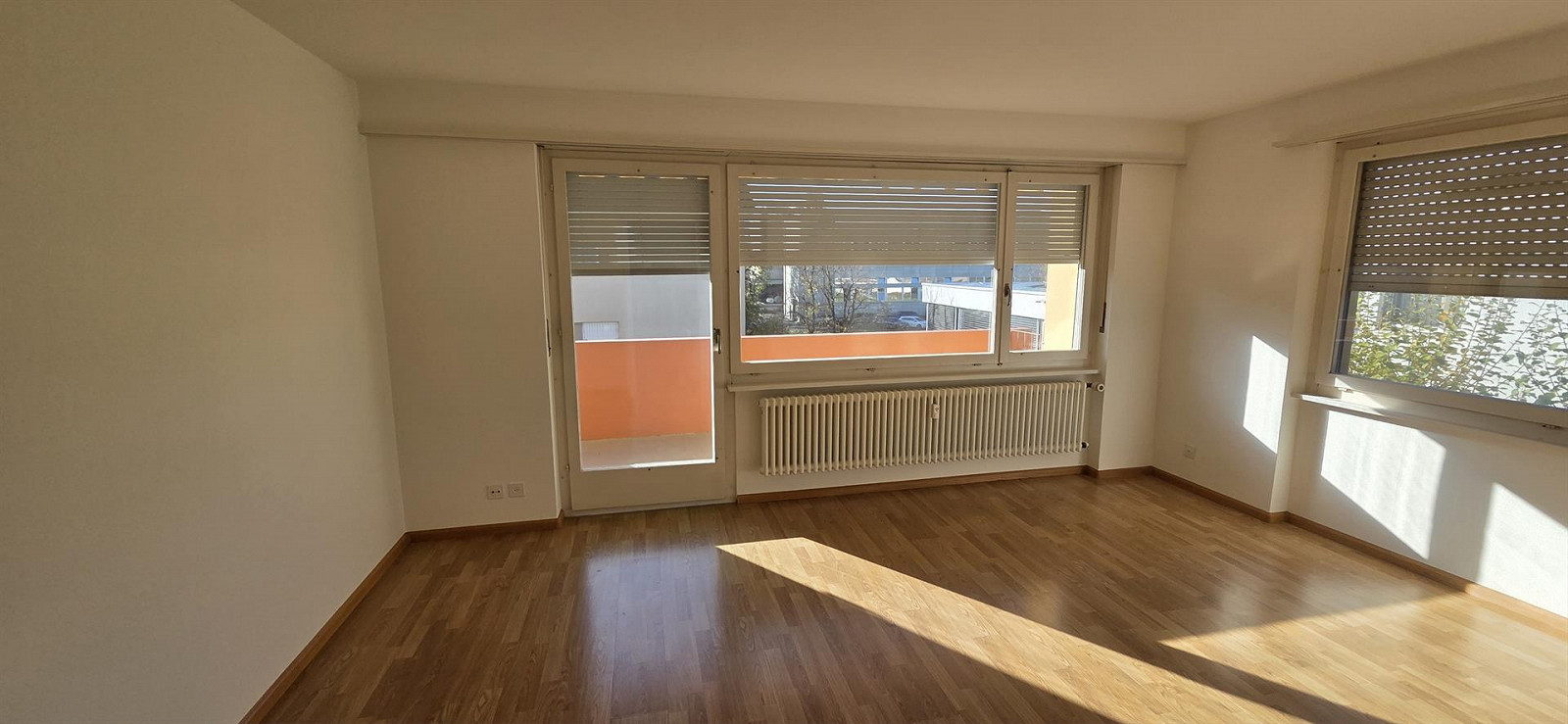 SchÃ¶ne und helle Wohnung